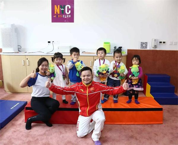 奧運冠軍龍清泉傾情代言NYC紐約國際