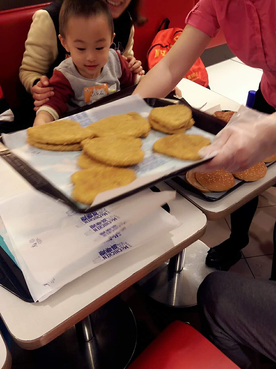 NYC紐約國際上海仲盛中心：【活動回顧】麥當勞漢堡之旅