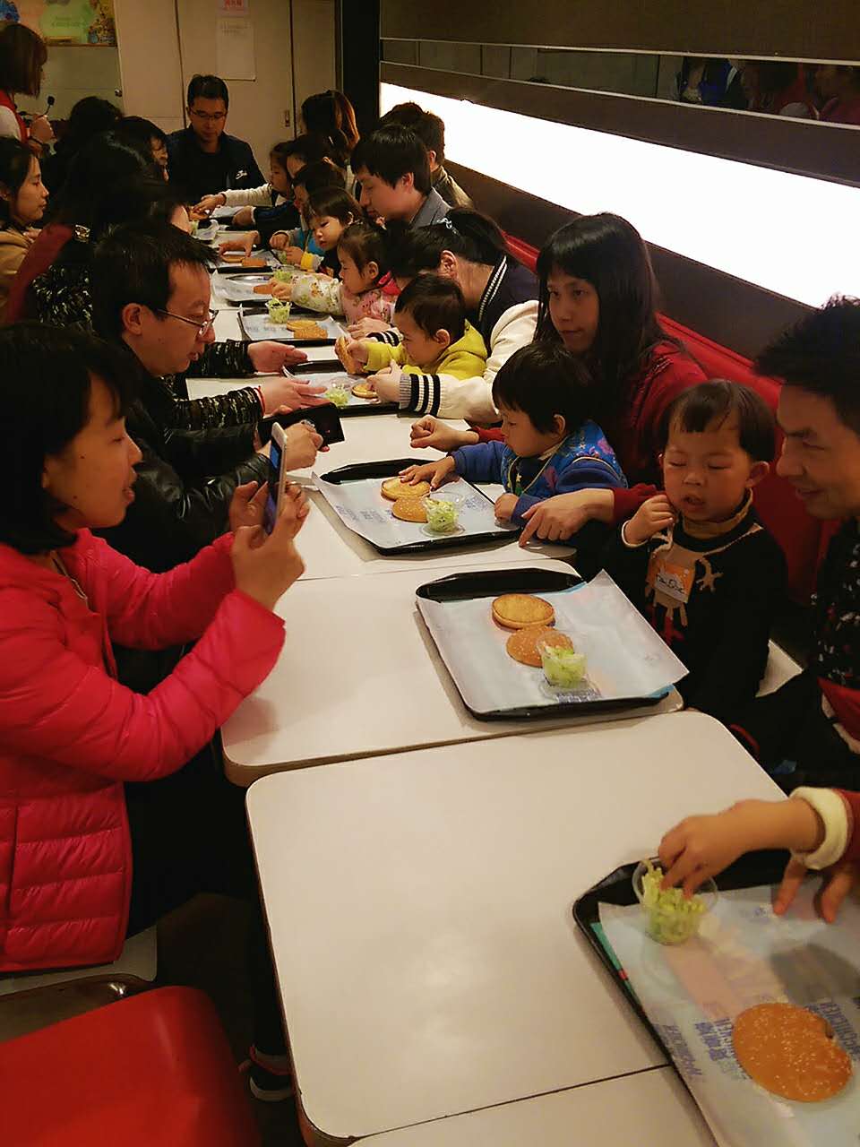 NYC紐約國際上海仲盛中心：【活動回顧】麥當勞漢堡之旅