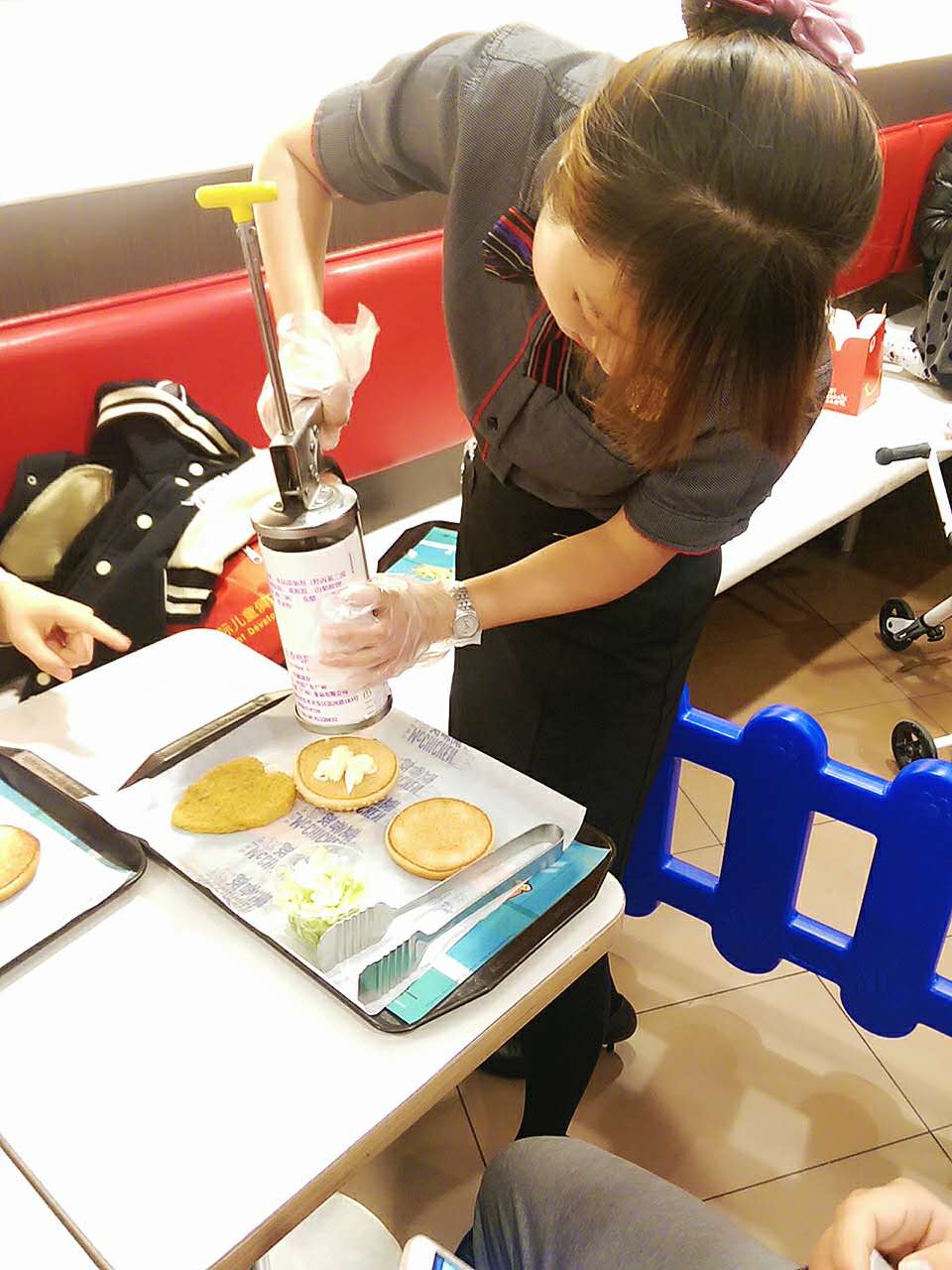 NYC紐約國際上海仲盛中心：【活動回顧】麥當勞漢堡之旅