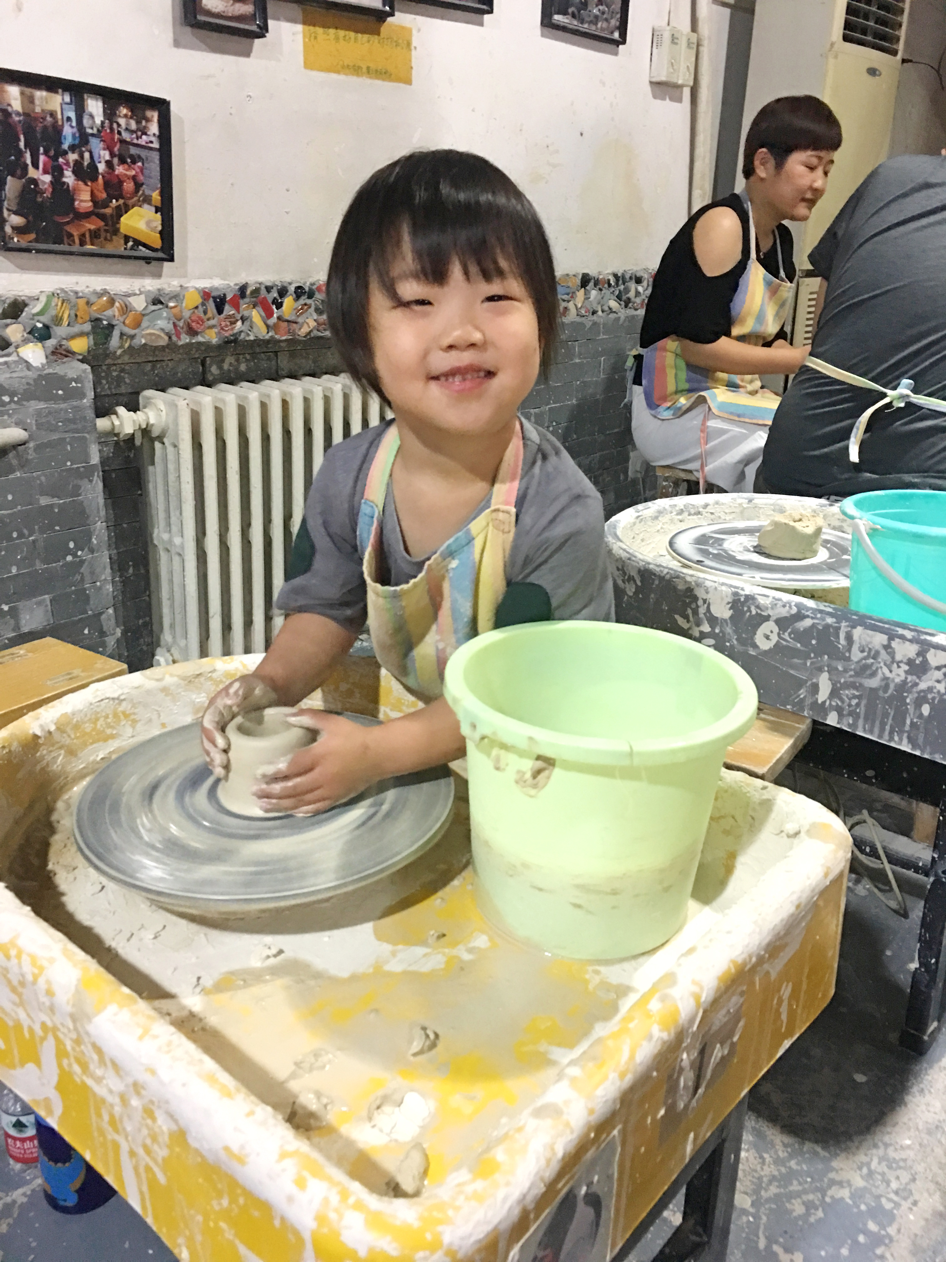 NYC紐約國際西安曲江早教中心小小陶藝師