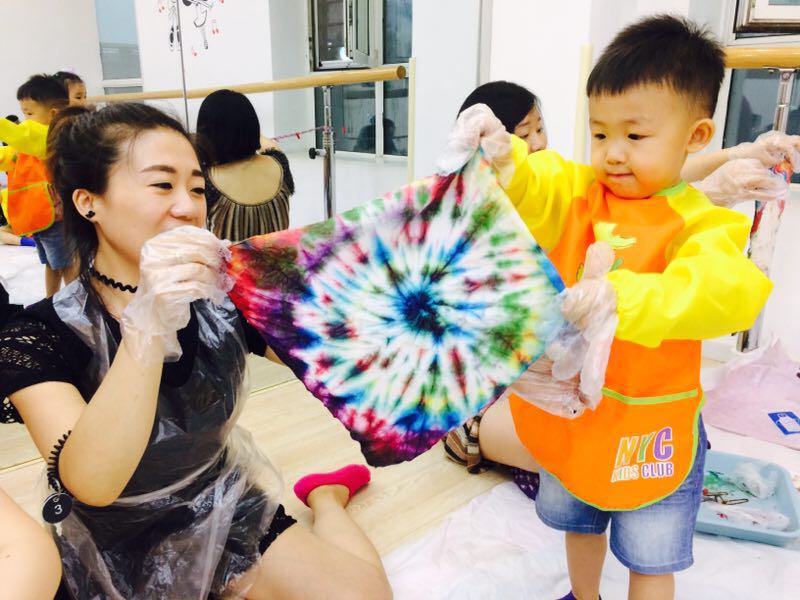 NYC紐約國際太原早教中心扎染主題生日會回顧