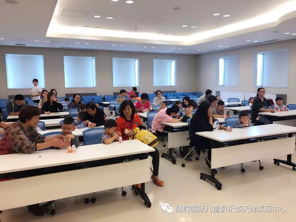 10:00—10:10  大家都這么乖，當然有獎勵！大主人們和小主們都有養樂多喝~