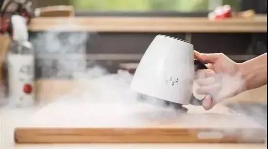出門吃飯"開水洗碗"能殺菌？錯了！這才是正確消毒方法