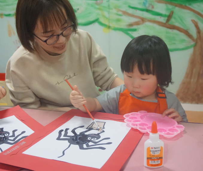 NYC紐約國際早教邯鄲連城早教中心：【活動回顧】職業體驗星巴克小小咖啡師
