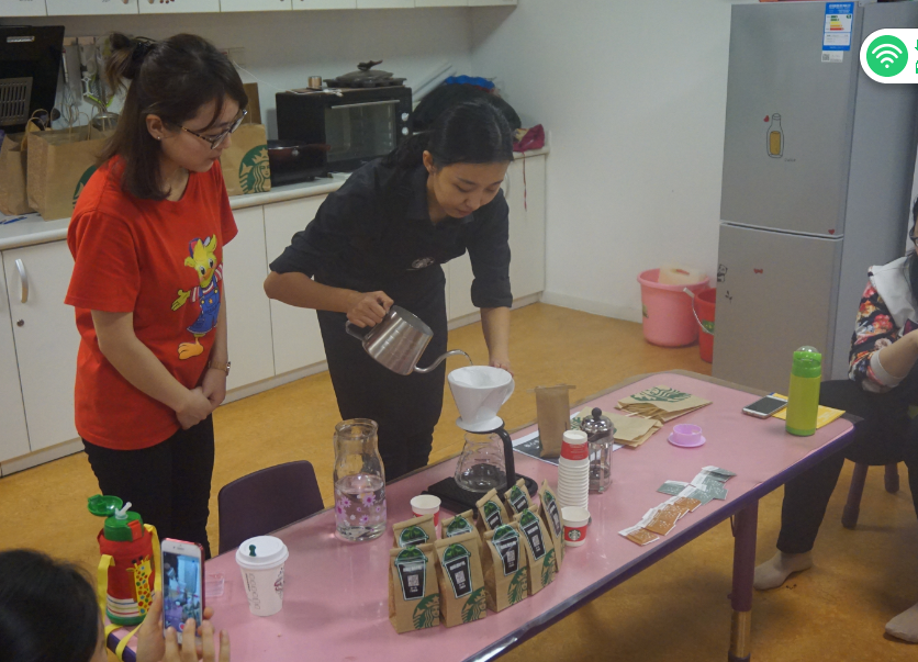 NYC紐約國際早教邯鄲連城早教中心：【活動回顧】職業體驗星巴克小小咖啡師
