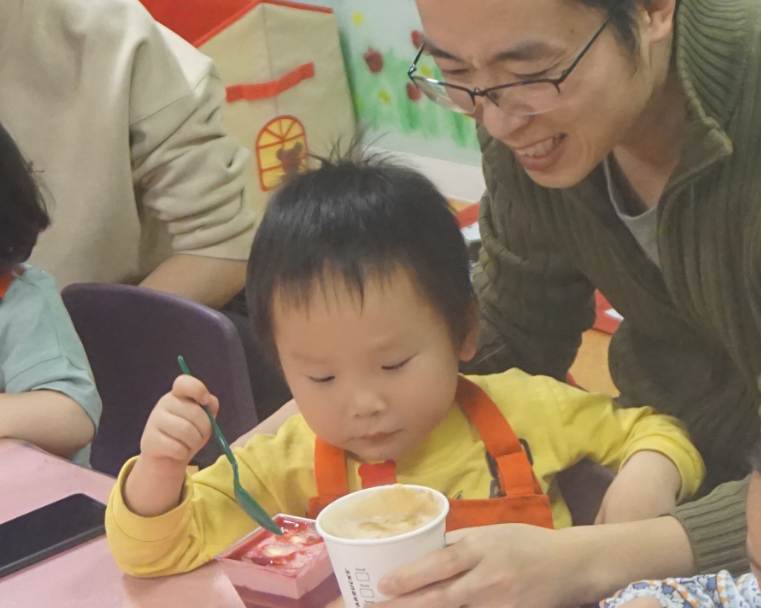 NYC紐約國際早教邯鄲連城早教中心：【活動回顧】職業體驗星巴克小小咖啡師