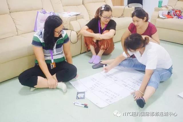 家長學院還有正面管教工作坊，給家長專業的育兒指導