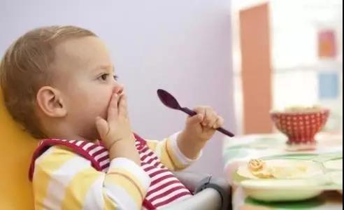 剛添加輔食的寶寶，哪些食物是禁食的？