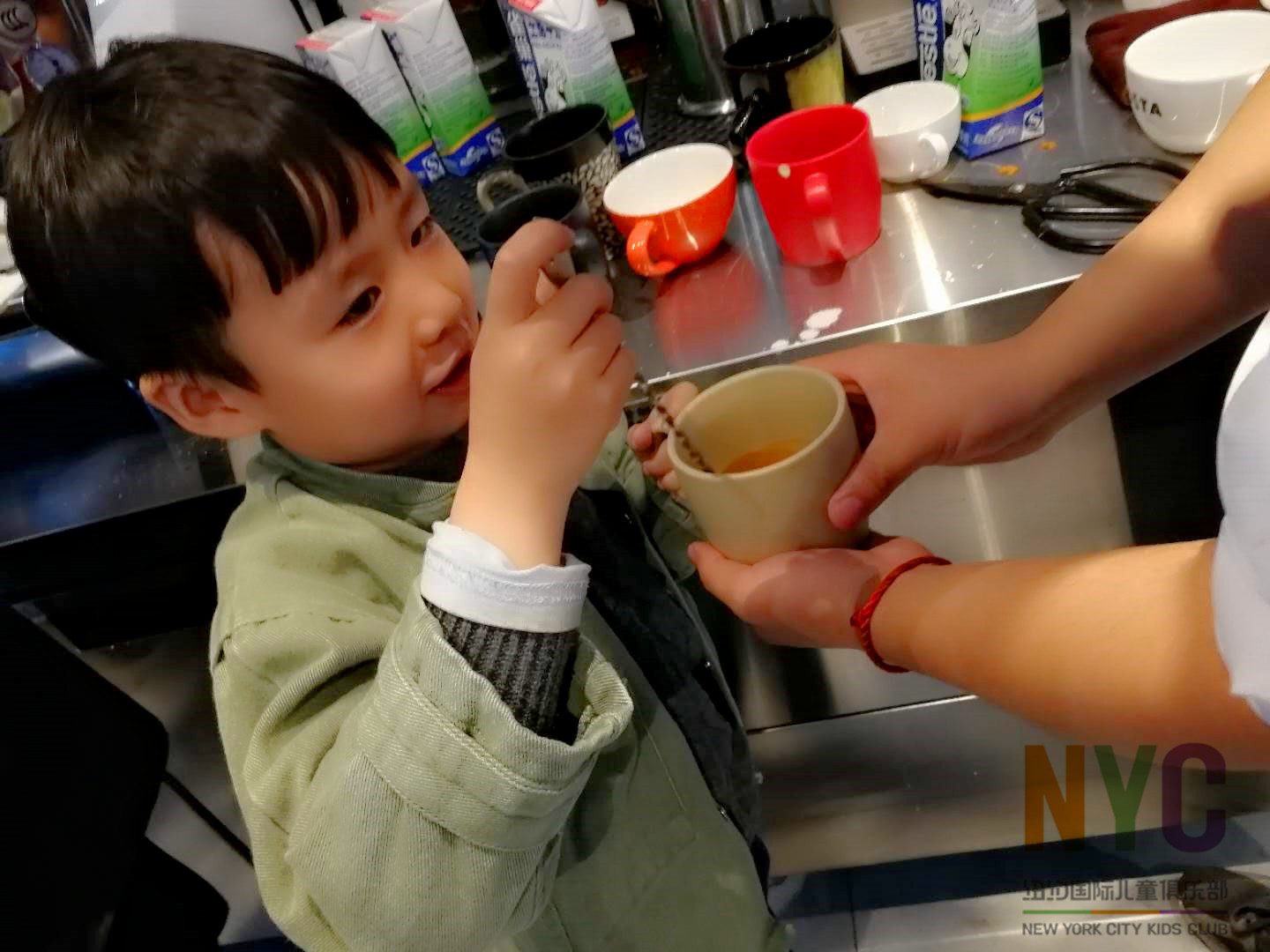 NYC蘭州早教心活動回顧小小咖啡師”母親節活動結束