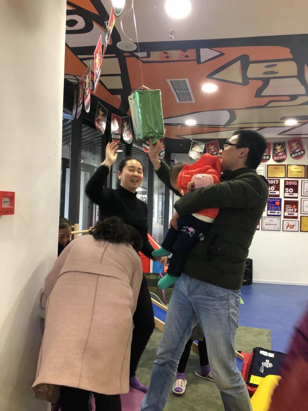 NYC紐約國際成都早教中心：【活動回顧】NYC-圣誕狂歡夜Party