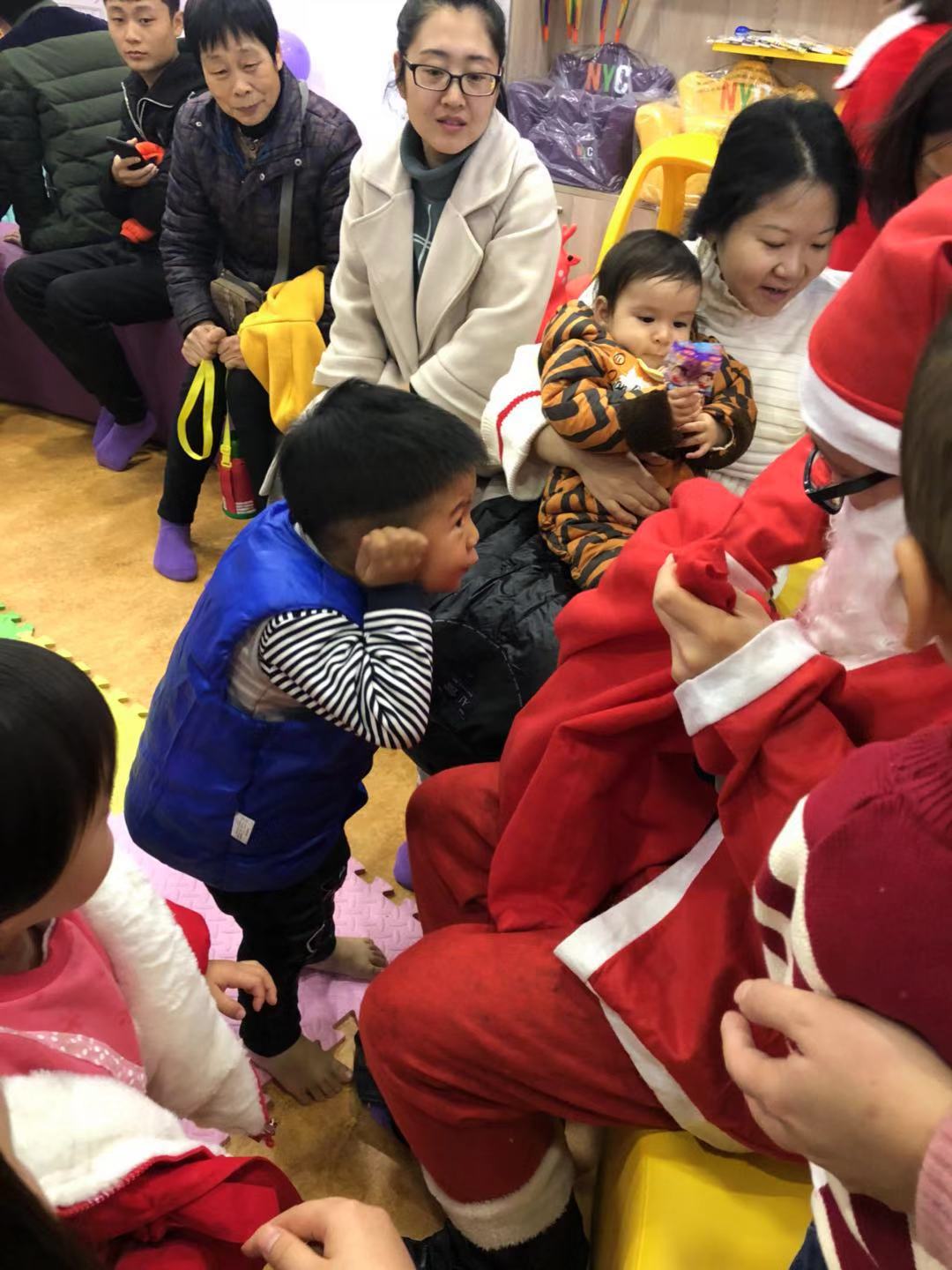 NYC紐約國際成都早教中心：【活動回顧】NYC-圣誕狂歡夜Party