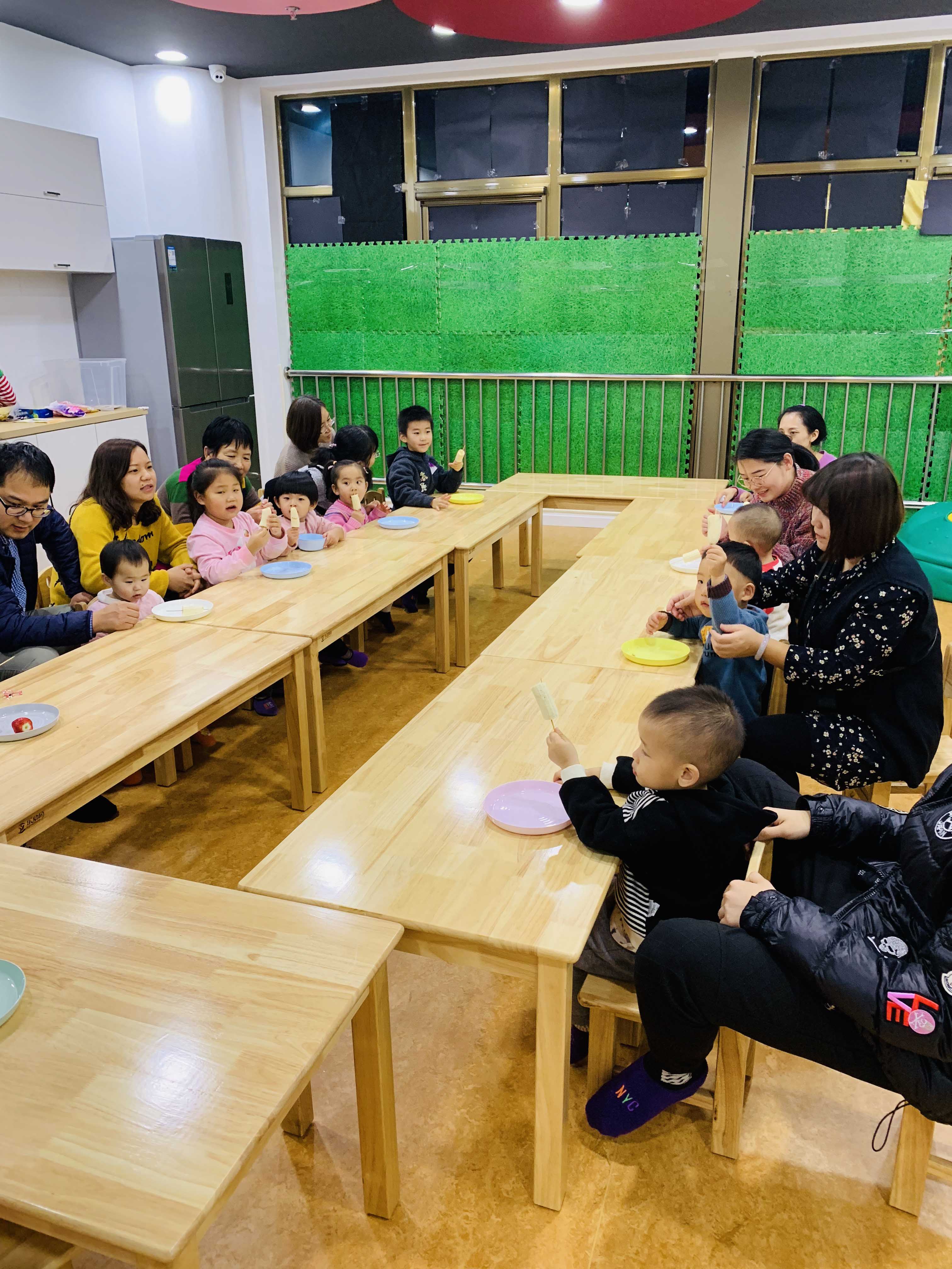 還有Pongo，it's show time，紅毯走起來！we're all super star！