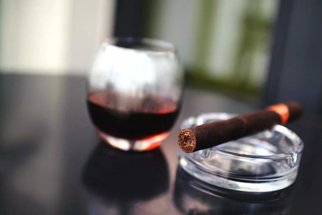 NYC紐約國際唐山早教中心：請不要再因為吸煙，害了孩子。