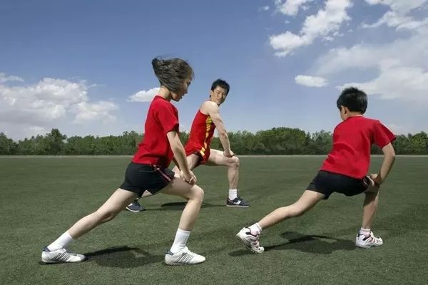 孩子做運動